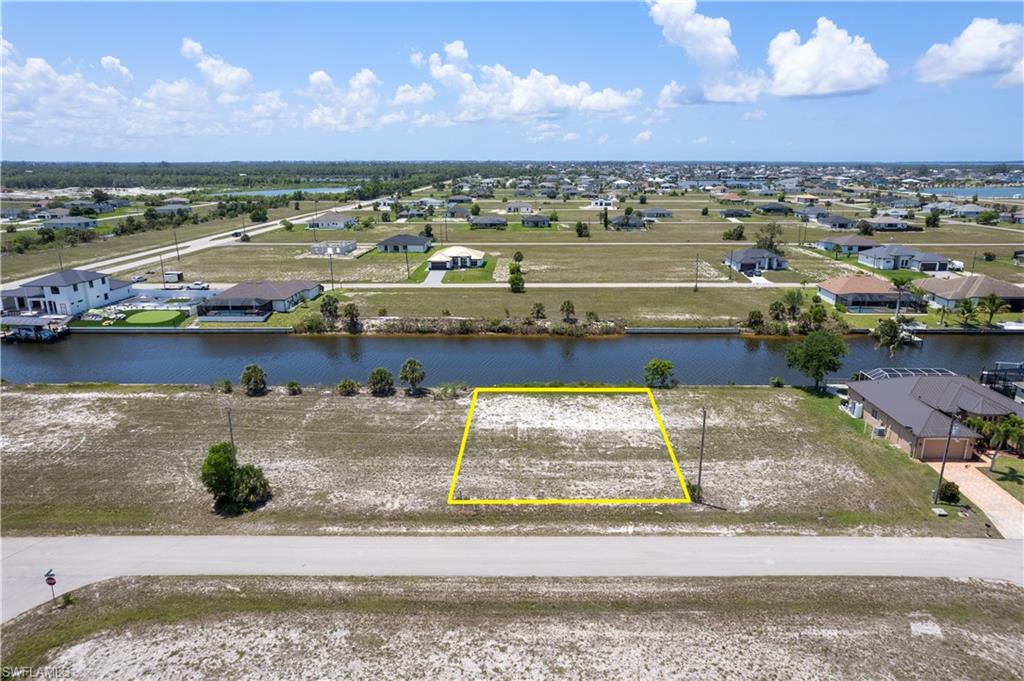 CAPE CORAL - Land
