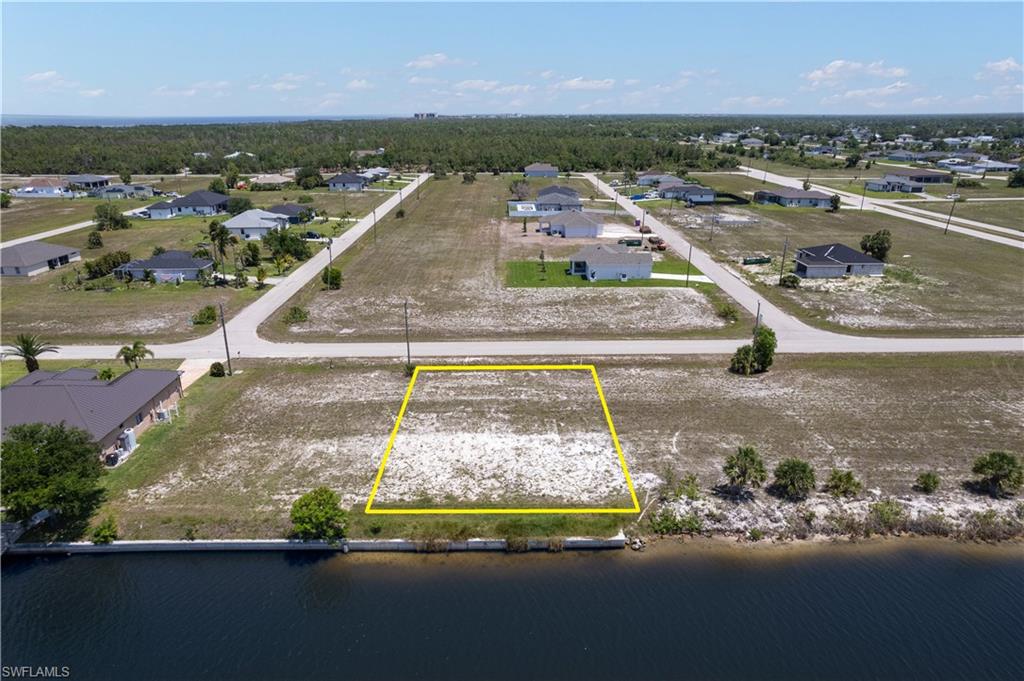 CAPE CORAL - Land