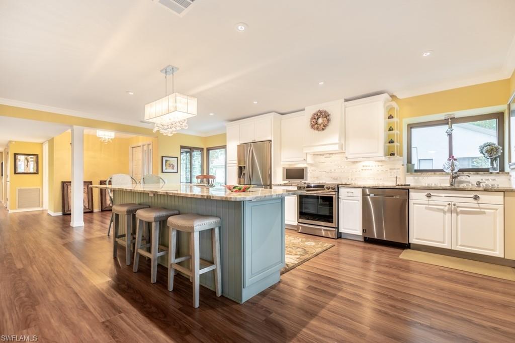 SEVEN LAKES - Residential