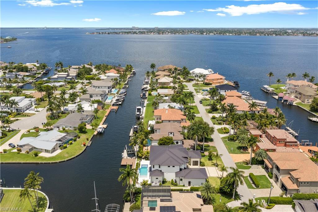 TOWN AND RIVER - Residential