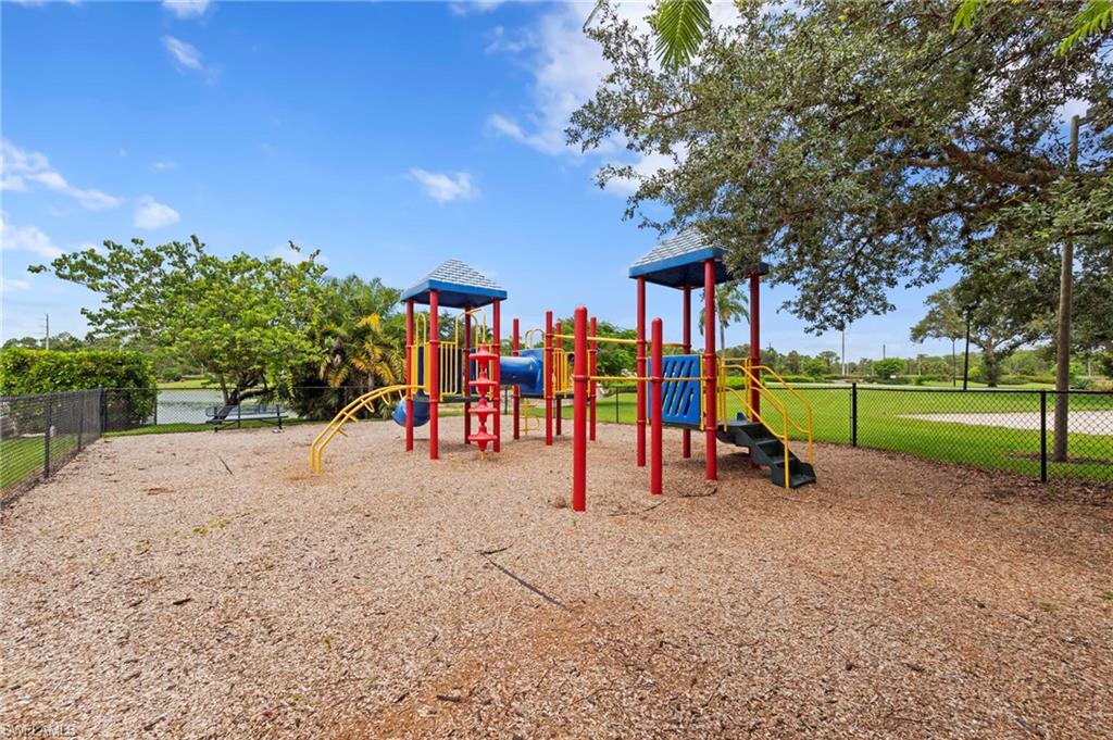 WATERWAYS OF NAPLES - Residential
