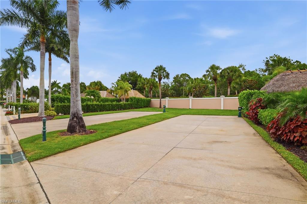 NAPLES MOTORCOACH RESORT - Land