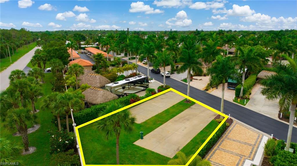 NAPLES MOTORCOACH RESORT - Land