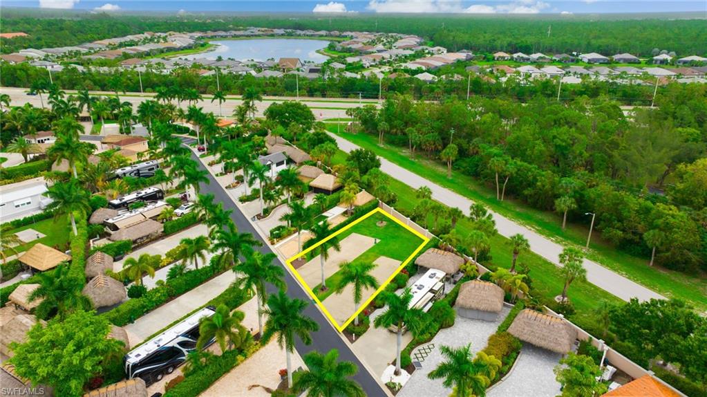 NAPLES MOTORCOACH RESORT - Land