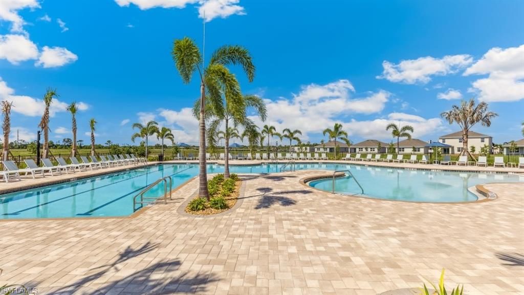 CORAL BAY - Residential