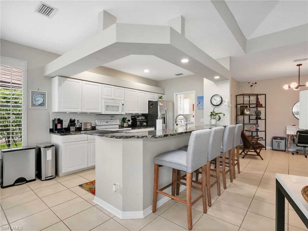LONGSHORE LAKE - Residential