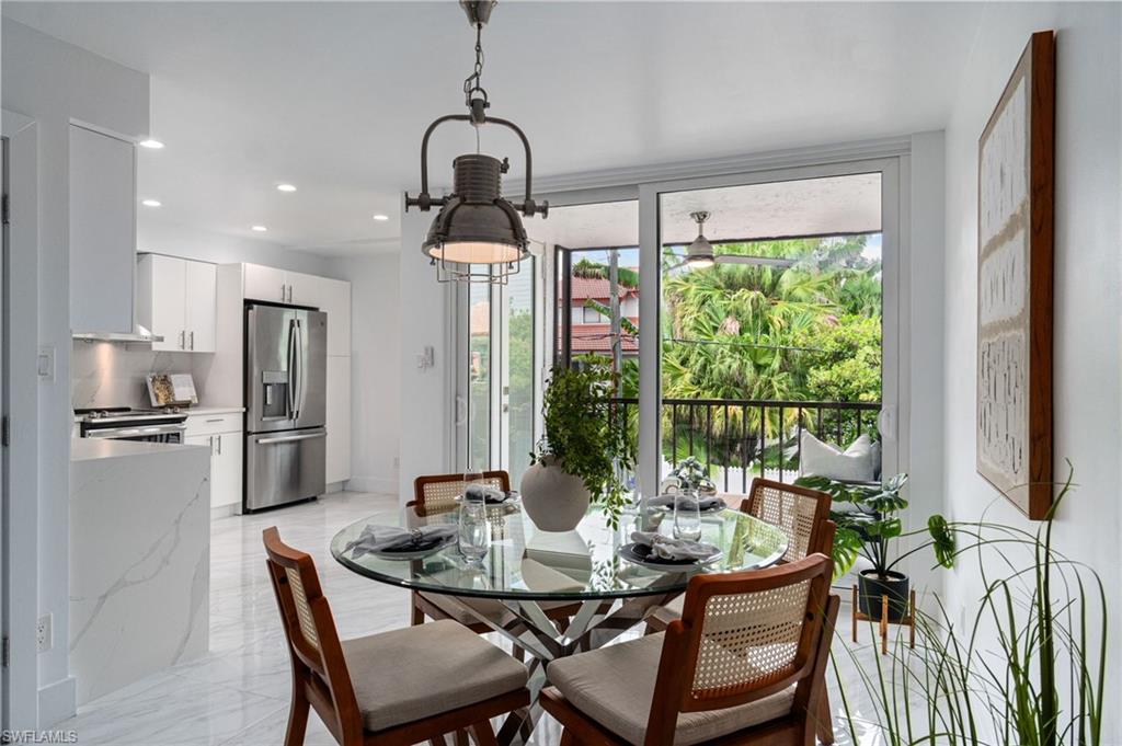 NAPLES MARINA VILLAS - Residential