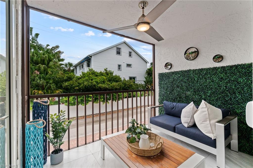 NAPLES MARINA VILLAS - Residential
