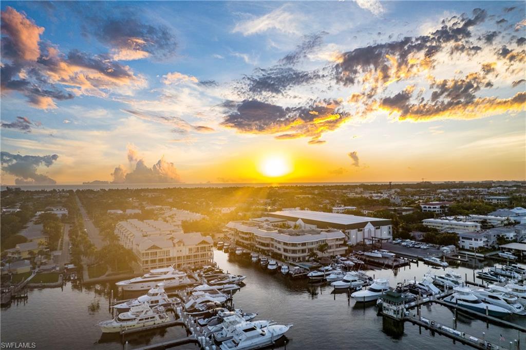 NAPLES MARINA VILLAS - Residential