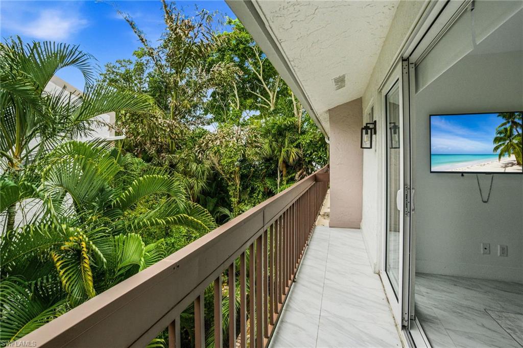 NAPLES MARINA VILLAS - Residential