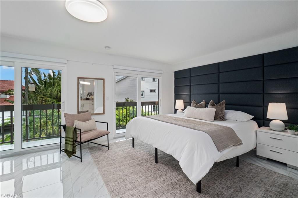 NAPLES MARINA VILLAS - Residential