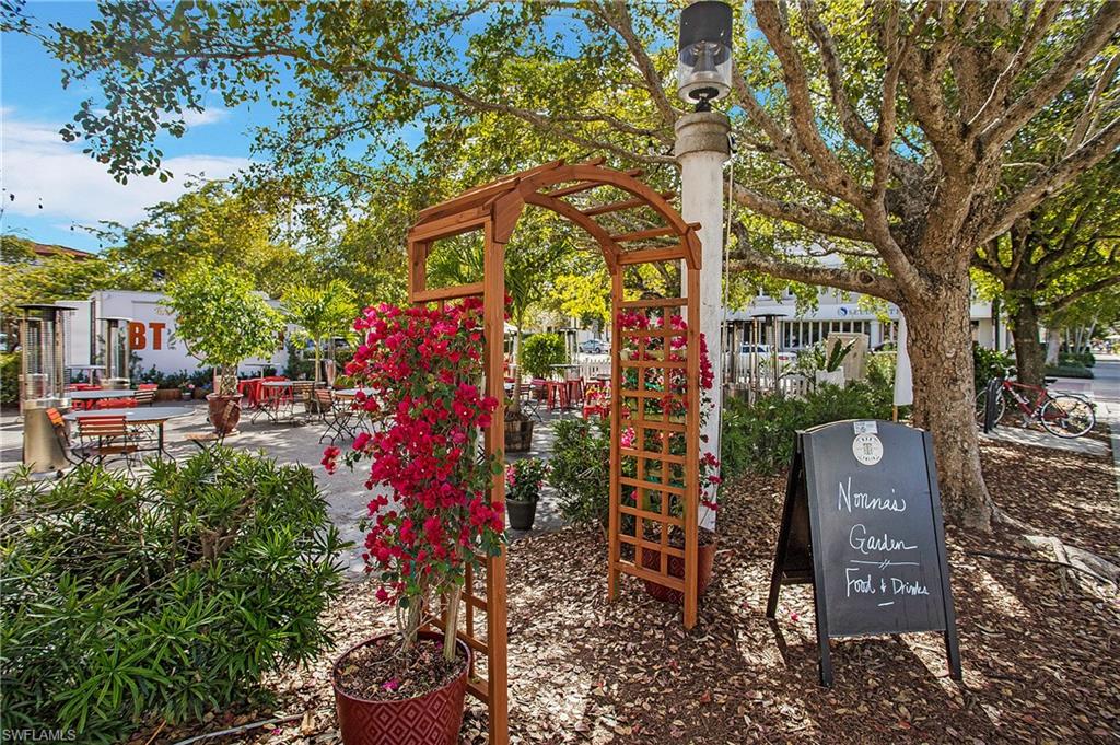 NAPLES MARINA VILLAS - Residential