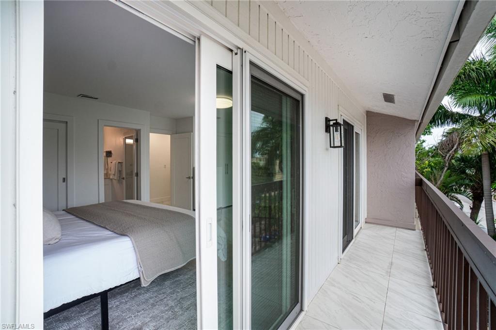 NAPLES MARINA VILLAS - Residential