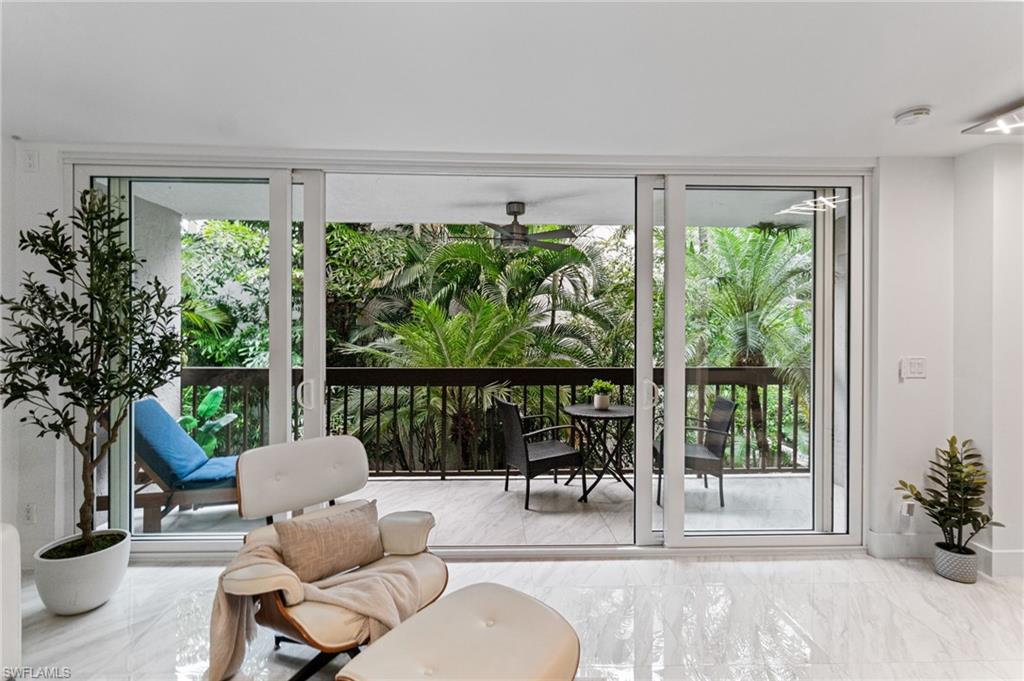 NAPLES MARINA VILLAS - Residential