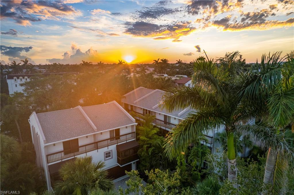 NAPLES MARINA VILLAS - Residential
