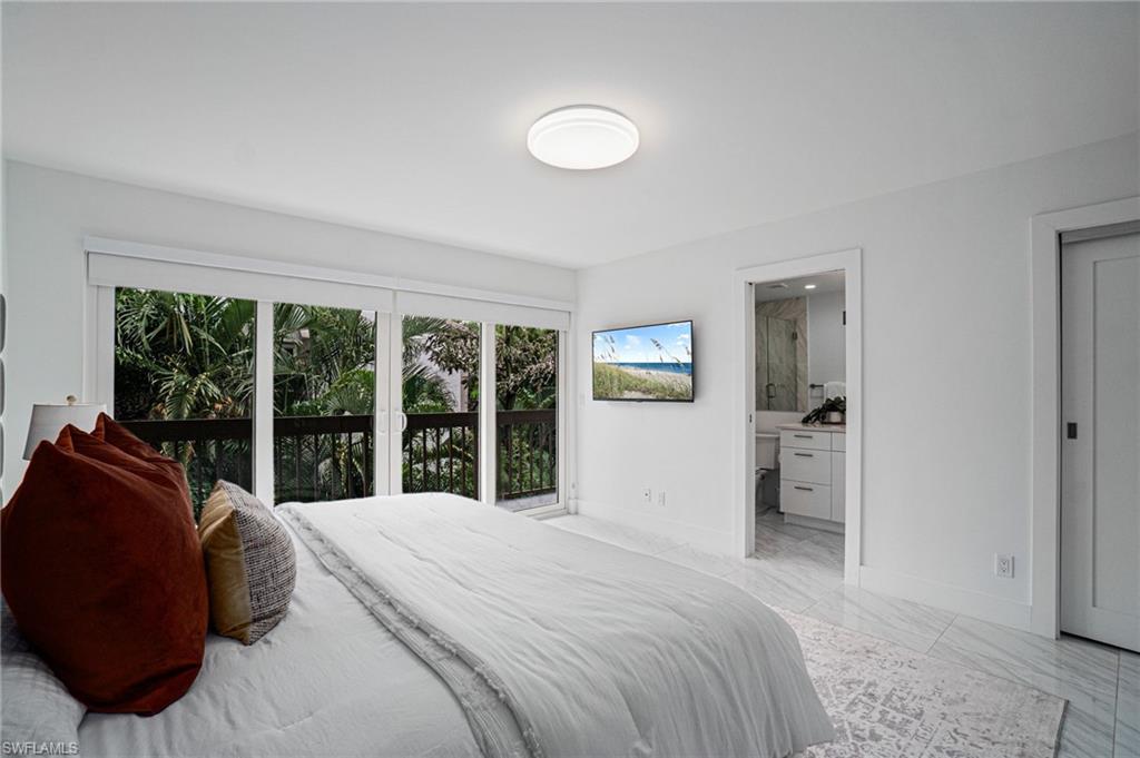 NAPLES MARINA VILLAS - Residential