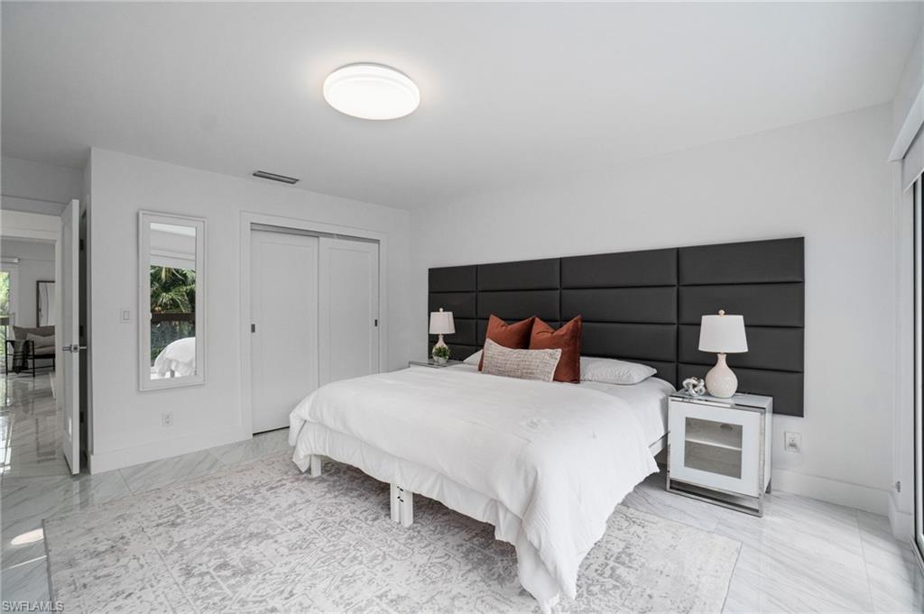 NAPLES MARINA VILLAS - Residential