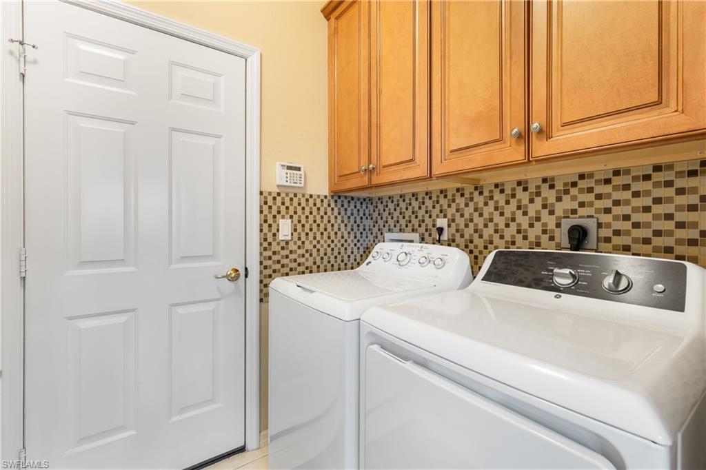 COLONIAL POINTE - Residential