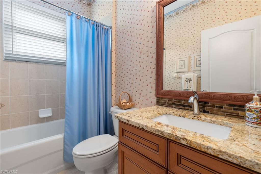 COLONIAL POINTE - Residential