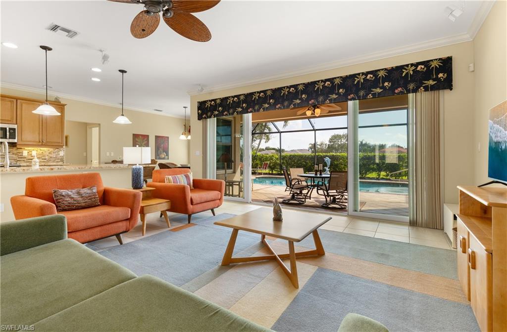COLONIAL POINTE - Residential