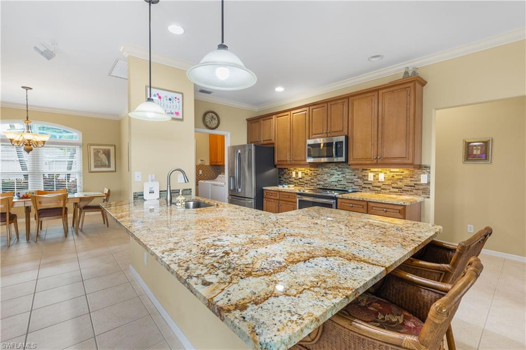 COLONIAL POINTE - Residential