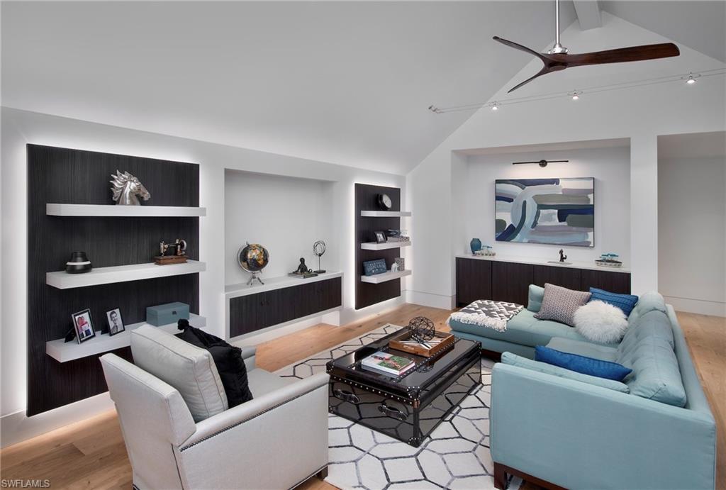 PINE RIDGE - Residential