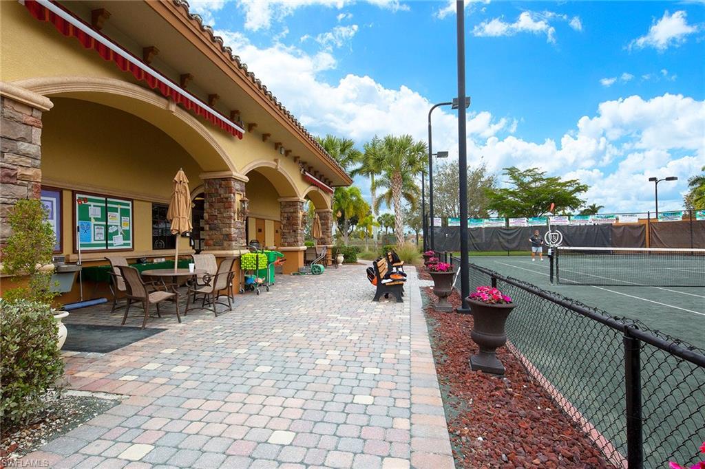 COACH HOMES AT HERITAGE BAY - Residential