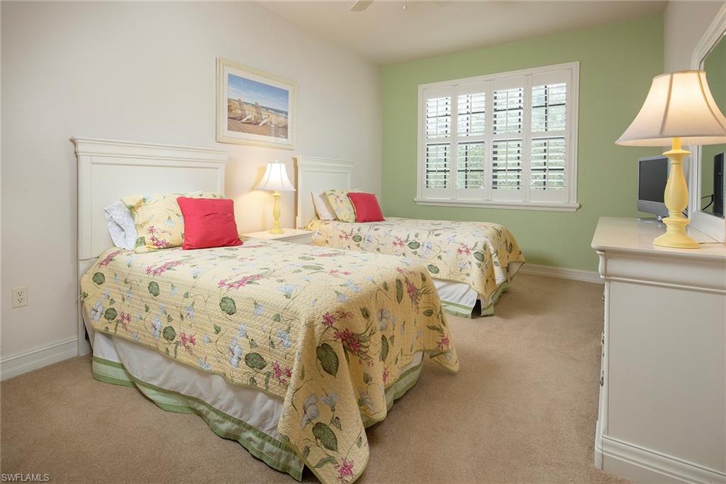 COACH HOMES AT HERITAGE BAY - Residential
