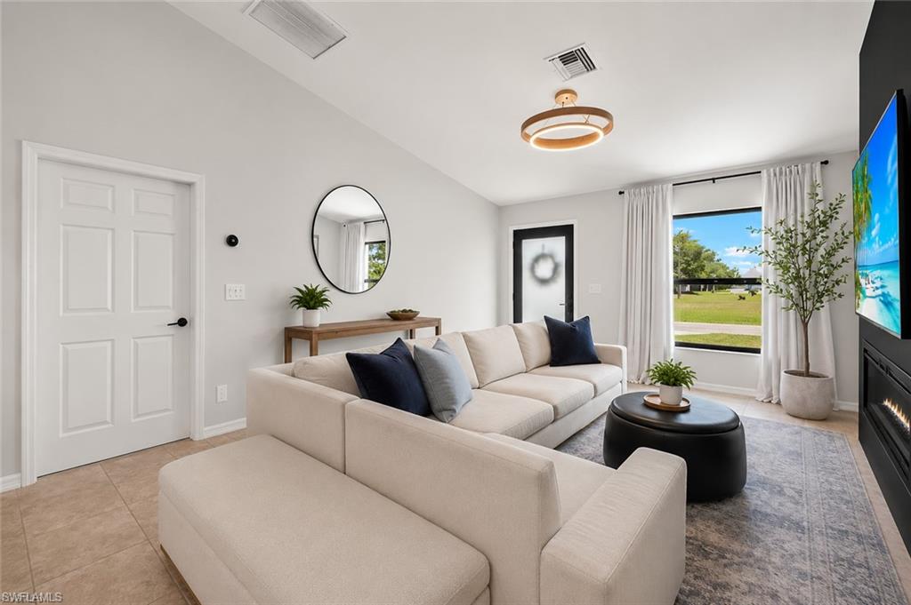 CAPE CORAL - Residential