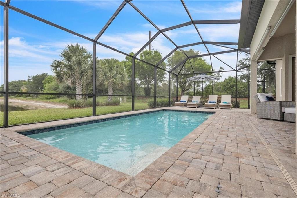 COUNTRY CLUB - Residential