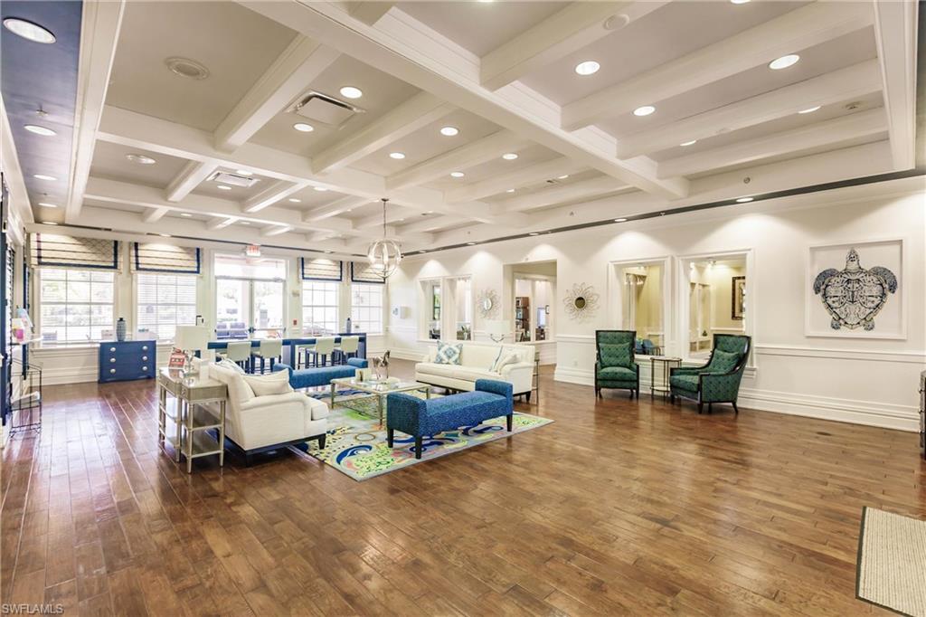 COUNTRY CLUB - Residential