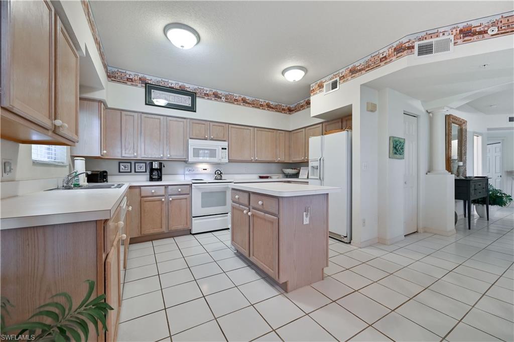 LAS BRISAS AT SPANISH WELLS - Residential