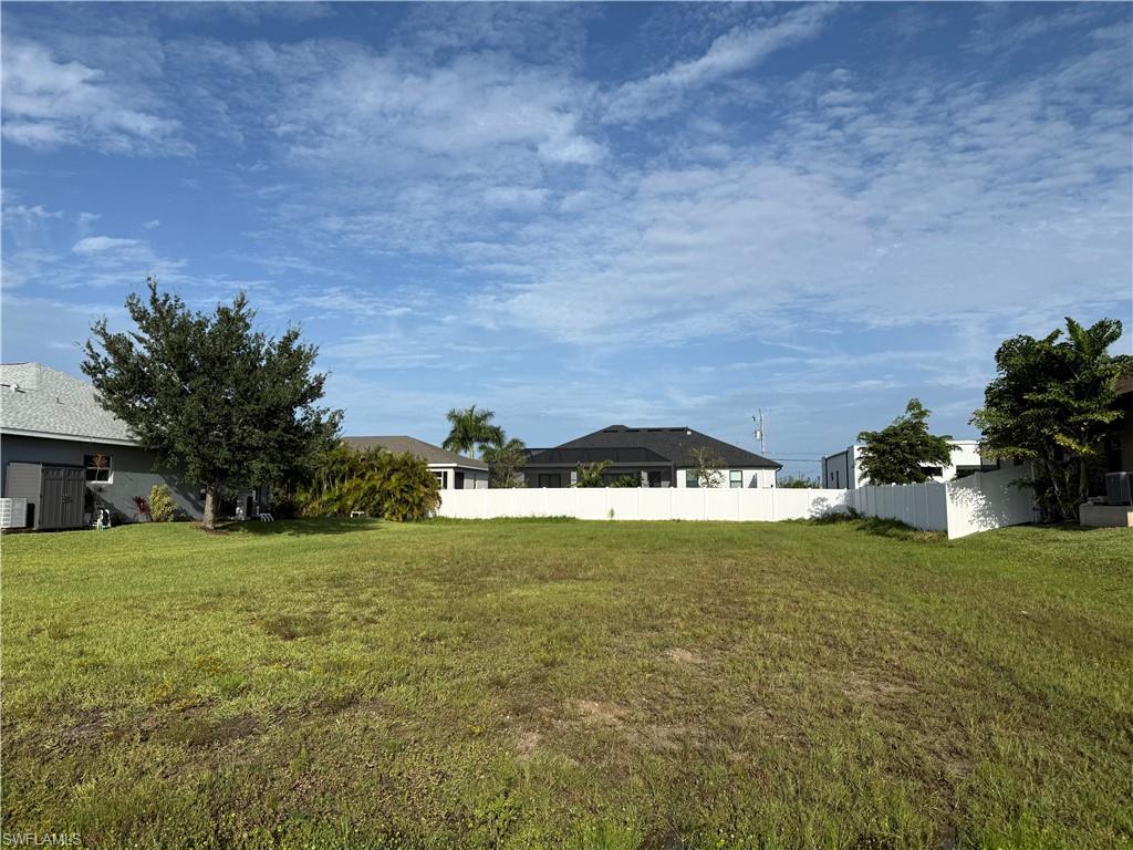 CAPE CORAL - Land