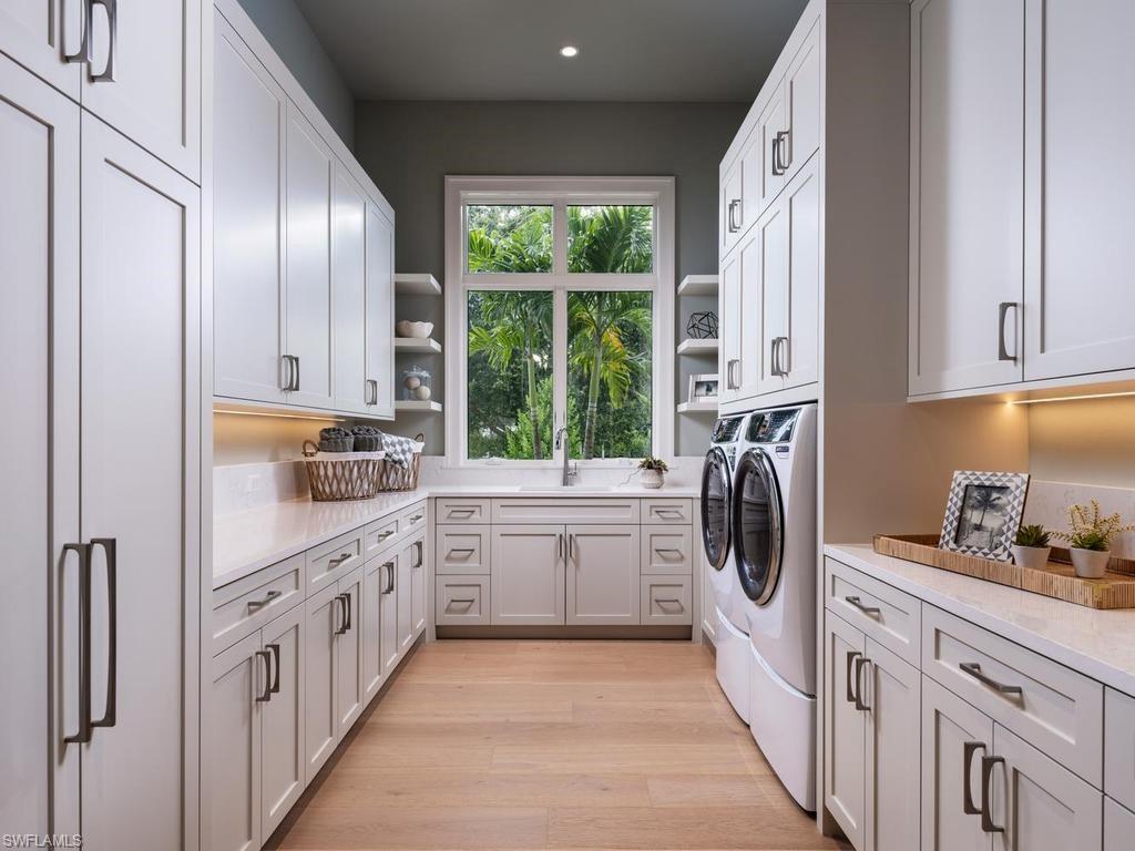LIVINGSTON WOODS - Residential