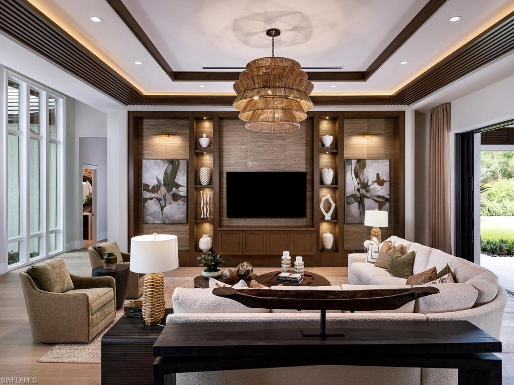LIVINGSTON WOODS - Residential