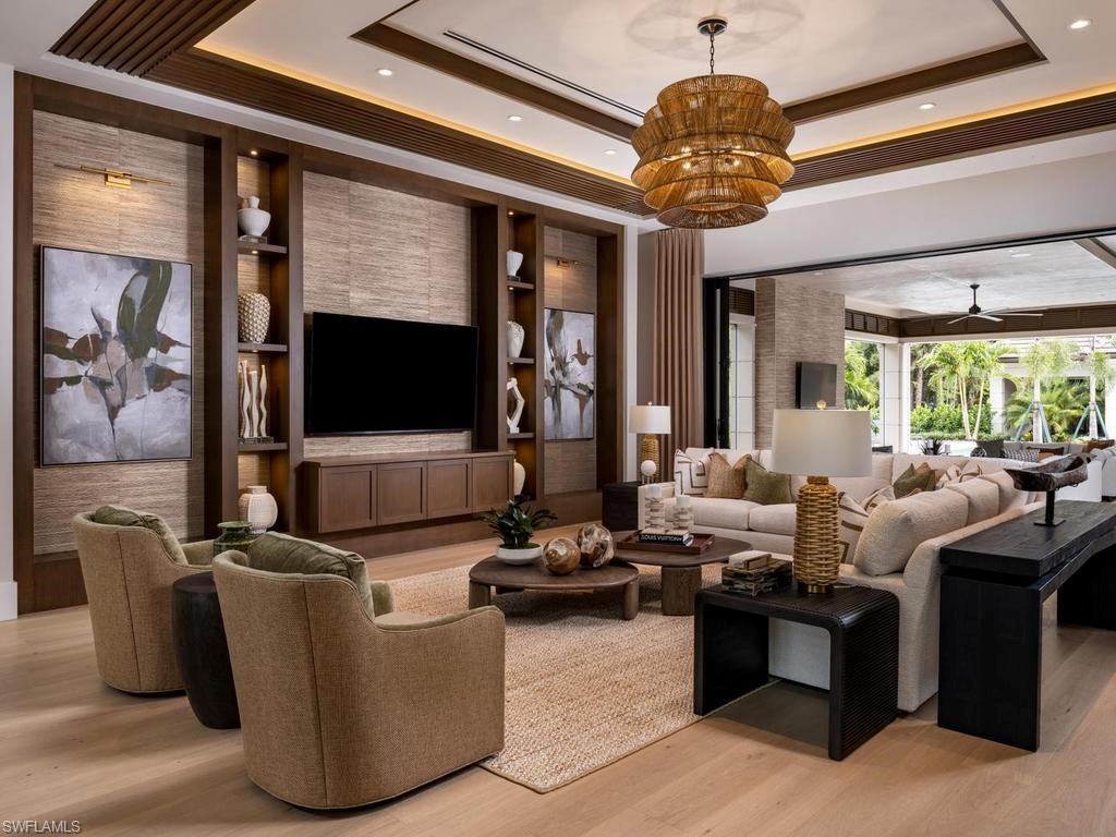 LIVINGSTON WOODS - Residential
