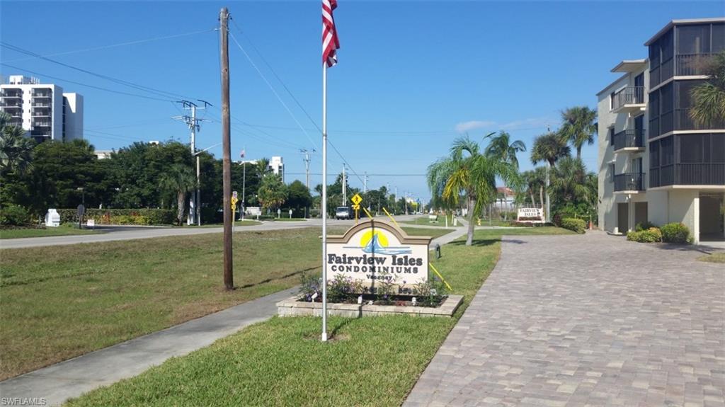 2bd 2 bth condo walk to beach in minutes,includes under building parking