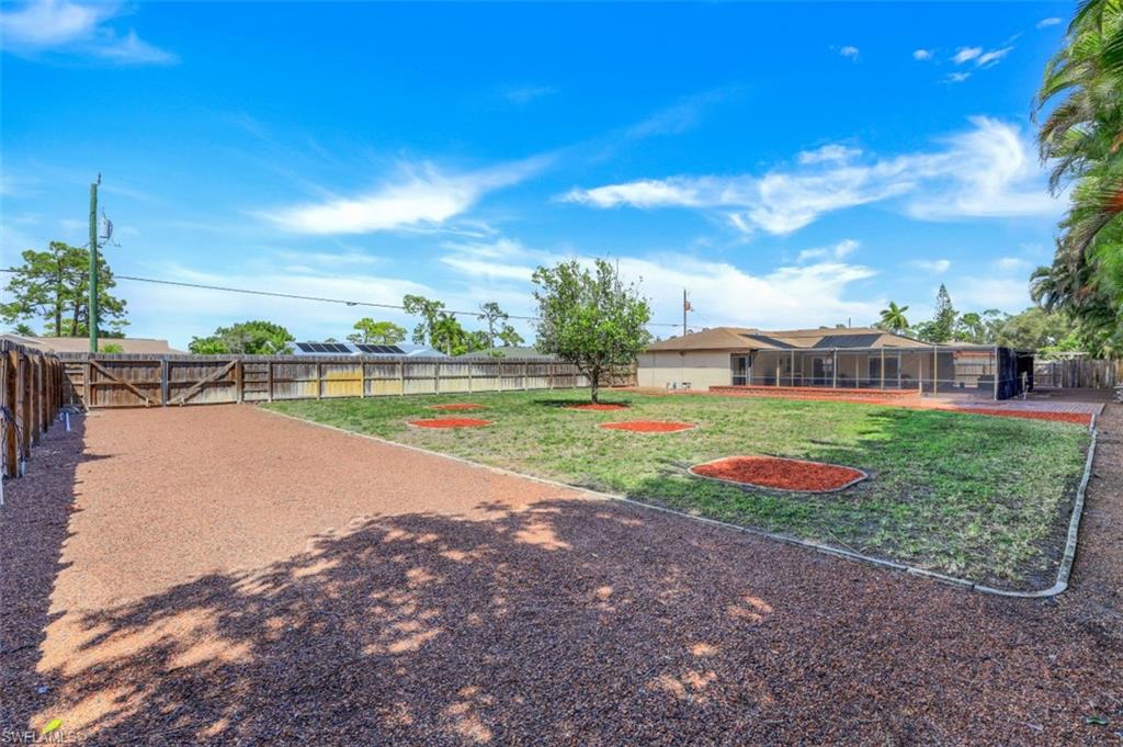 SAN CARLOS PARK - Residential
