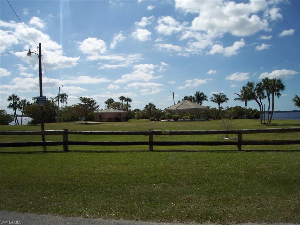 YACHT CLUB COLONY - Residential