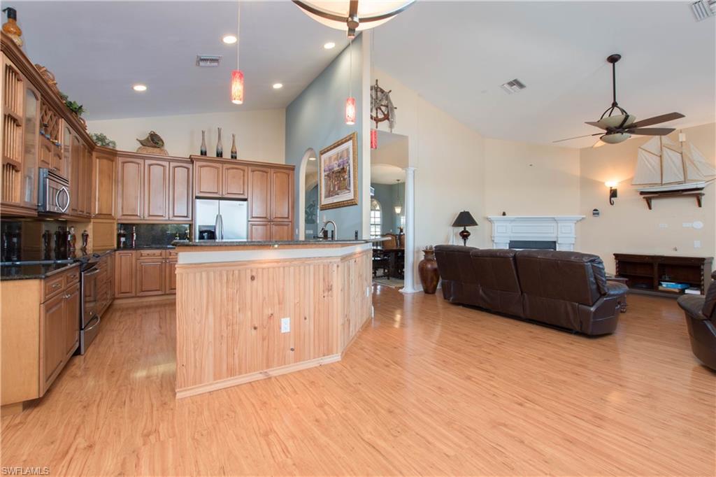 FORT MYERS SHORES - Residential