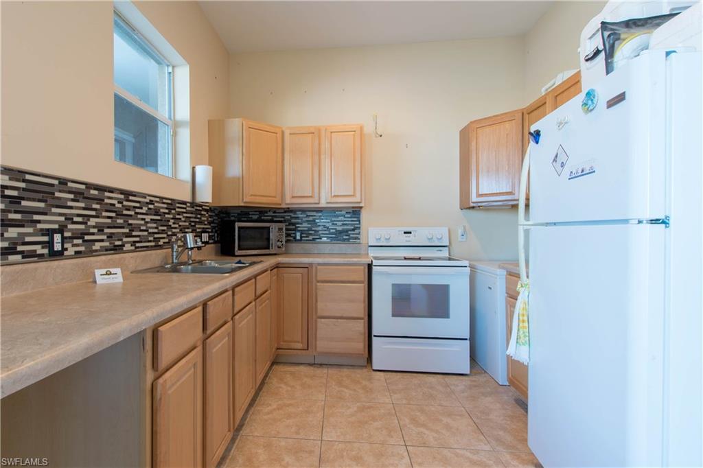 FORT MYERS SHORES - Residential
