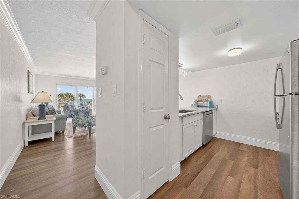 BEACH VILLAS CONDO - Residential
