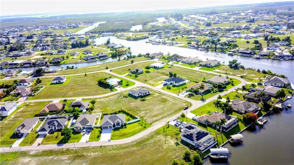 CAPE CORAL - Land