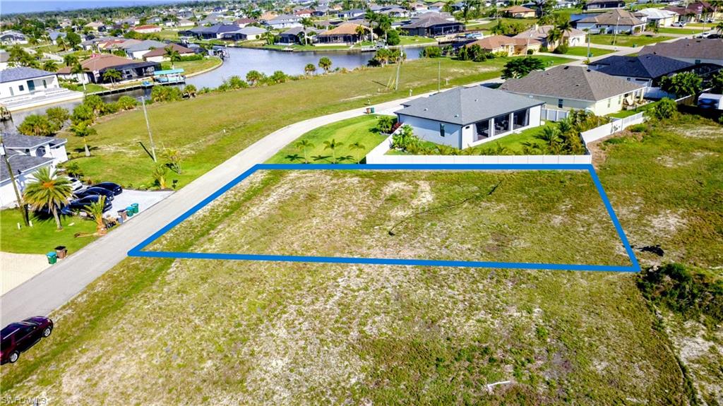 CAPE CORAL - Land