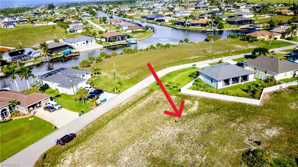 CAPE CORAL - Land