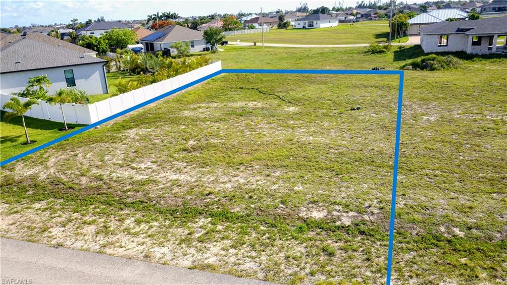 CAPE CORAL - Land