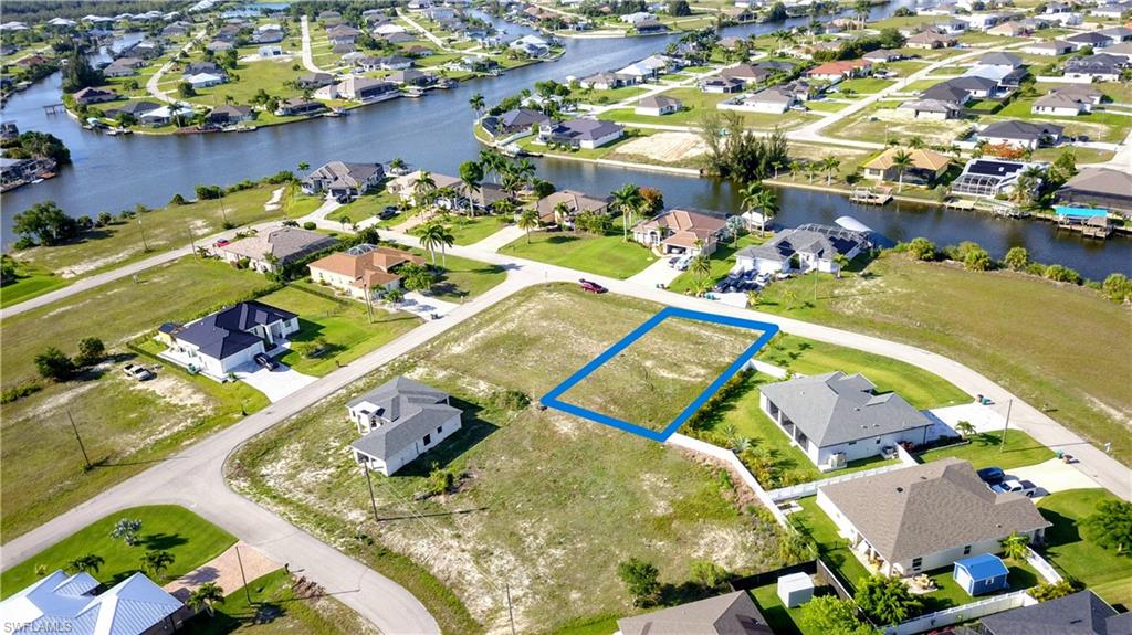 CAPE CORAL - Land