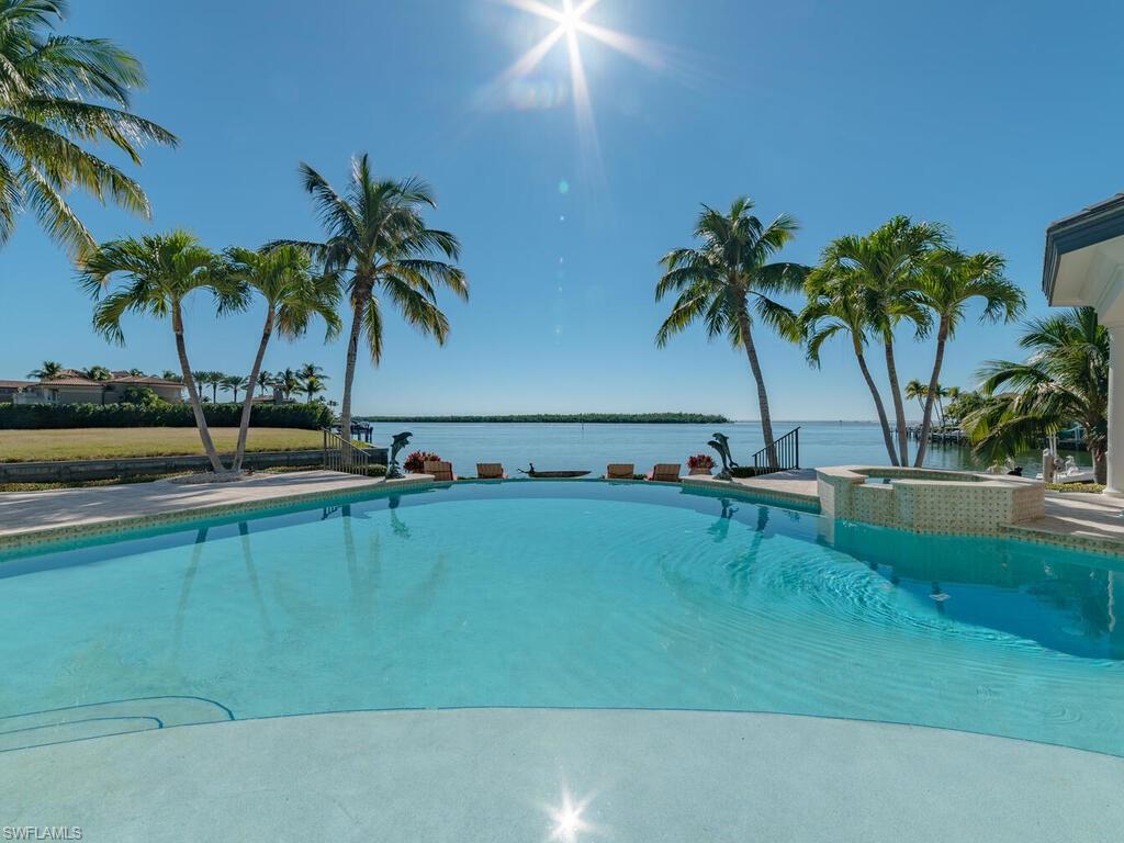MARCO BEACH - Residential