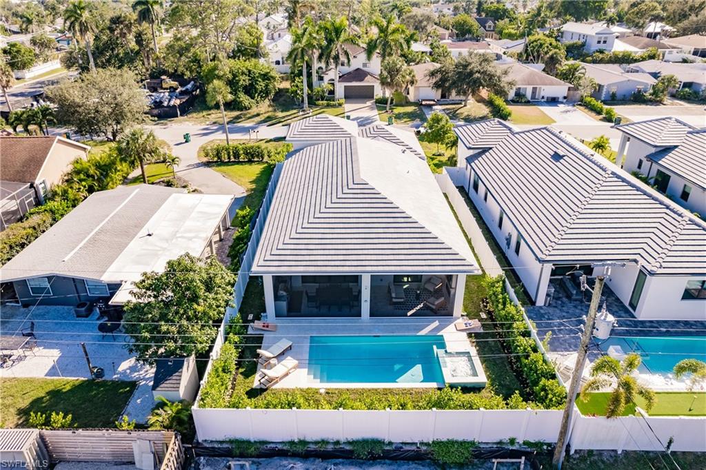 NAPLES PARK - Residential