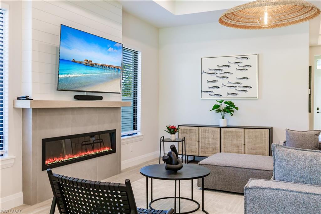 NAPLES PARK - Residential